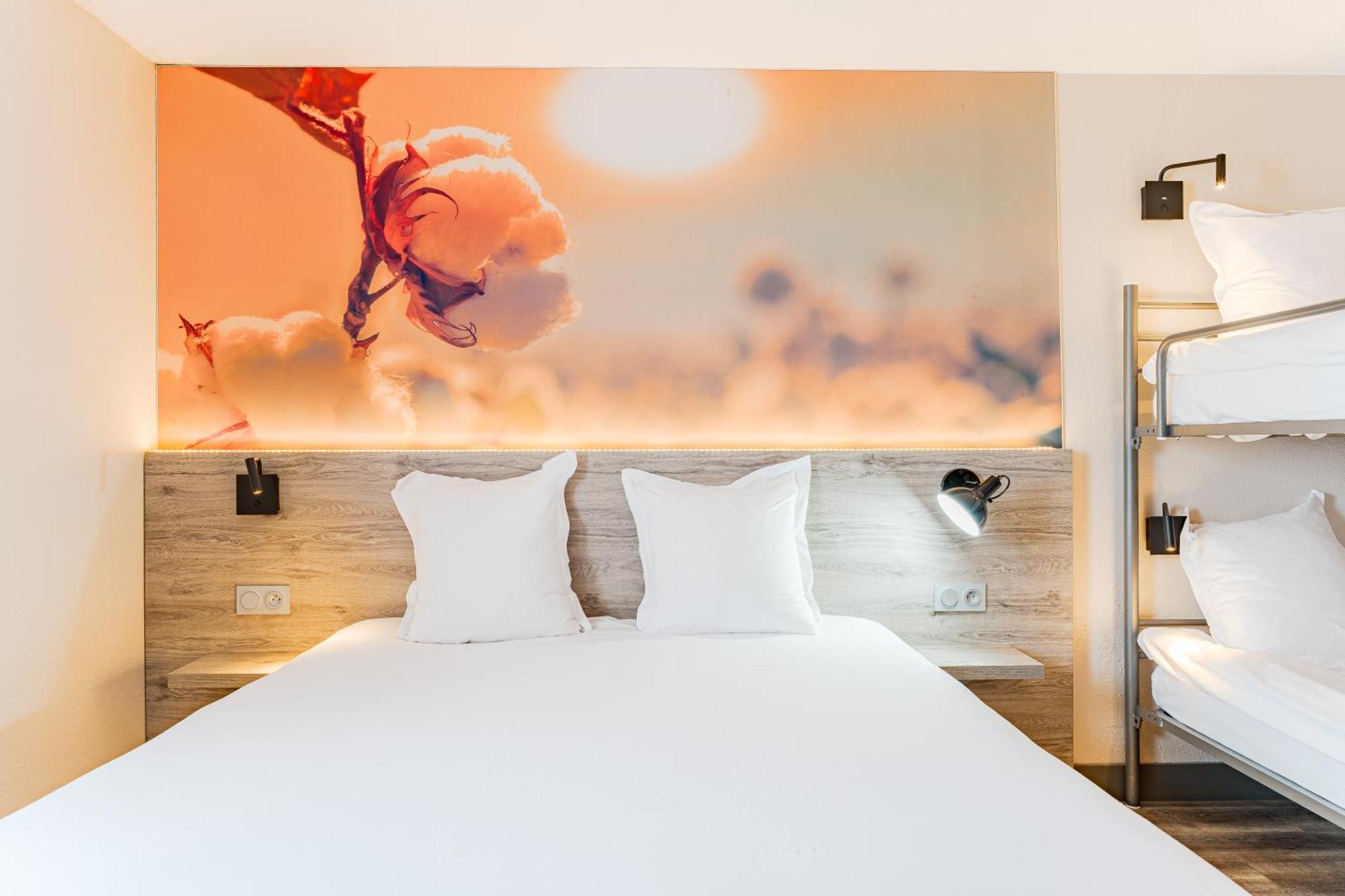 กีริอ๊าด ดีเร็ค ตูร์ ซุด - ชองแบร เล ตูร์ Hotel ช็องเบรย์-เล-ตูร์ ภายนอก รูปภาพ